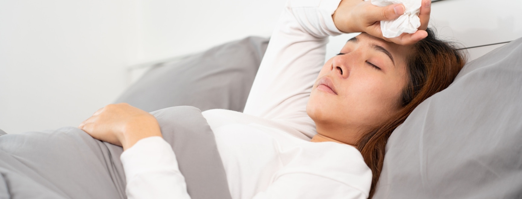 Mengapa Badan Terasa Panas di Malam Hari Tanpa Demam? Ini Penjelasan...